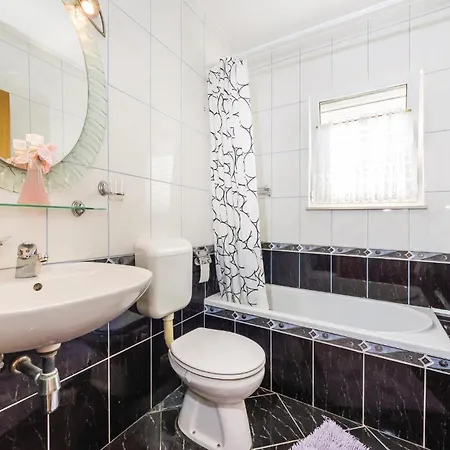 Lejlighed Three-bedroom With Sea View 08 *