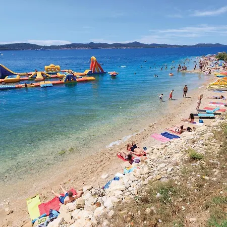 Three-bedroom With Sea View 08 * Maslenica