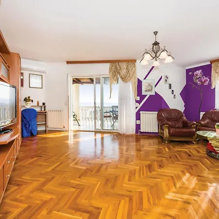 Three-bedroom With Sea View 08 * Maslenica