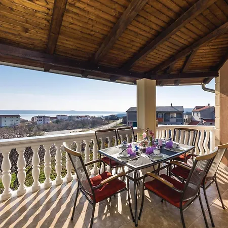 Three-bedroom With Sea View 08 Maslenica