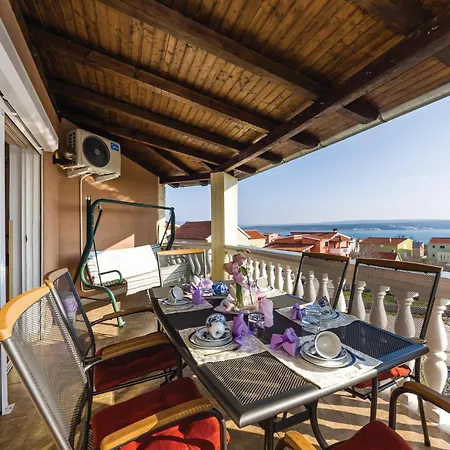 Three-bedroom With Sea View 08 Lejlighed