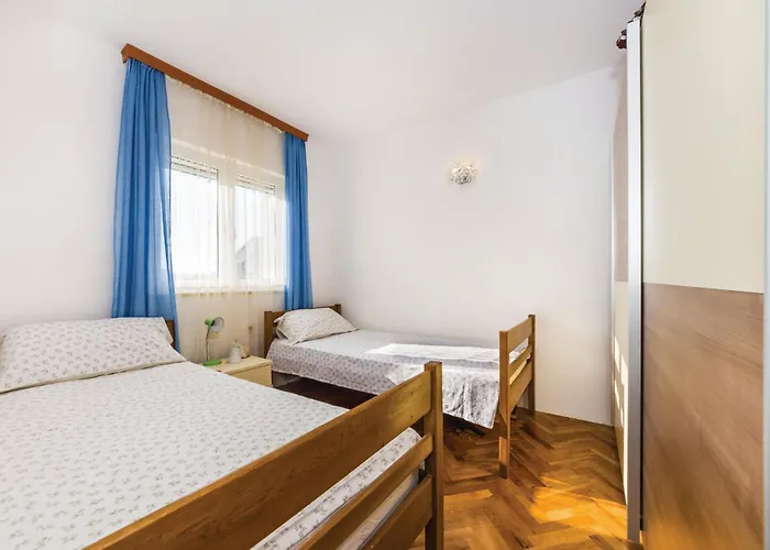 아파트 Three-bedroom With Sea View 08 마슬레니차